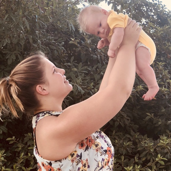 Meet your Posher, Hannah - Picture 2 of 3